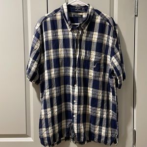 Nautica Men’s Short Sleeve Blue Plaid Button Up Shirt Gently Worn Size XL Linen